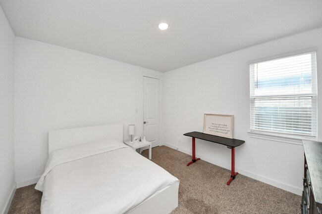 Building Photo - 21130 Almaco Dr