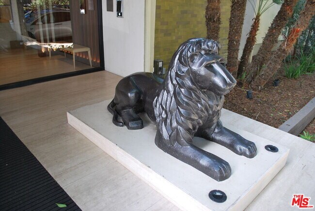 Building Photo - 949 Kings Rd