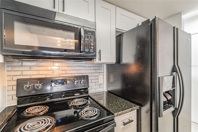 Building Photo - 4907 W McElroy Ave