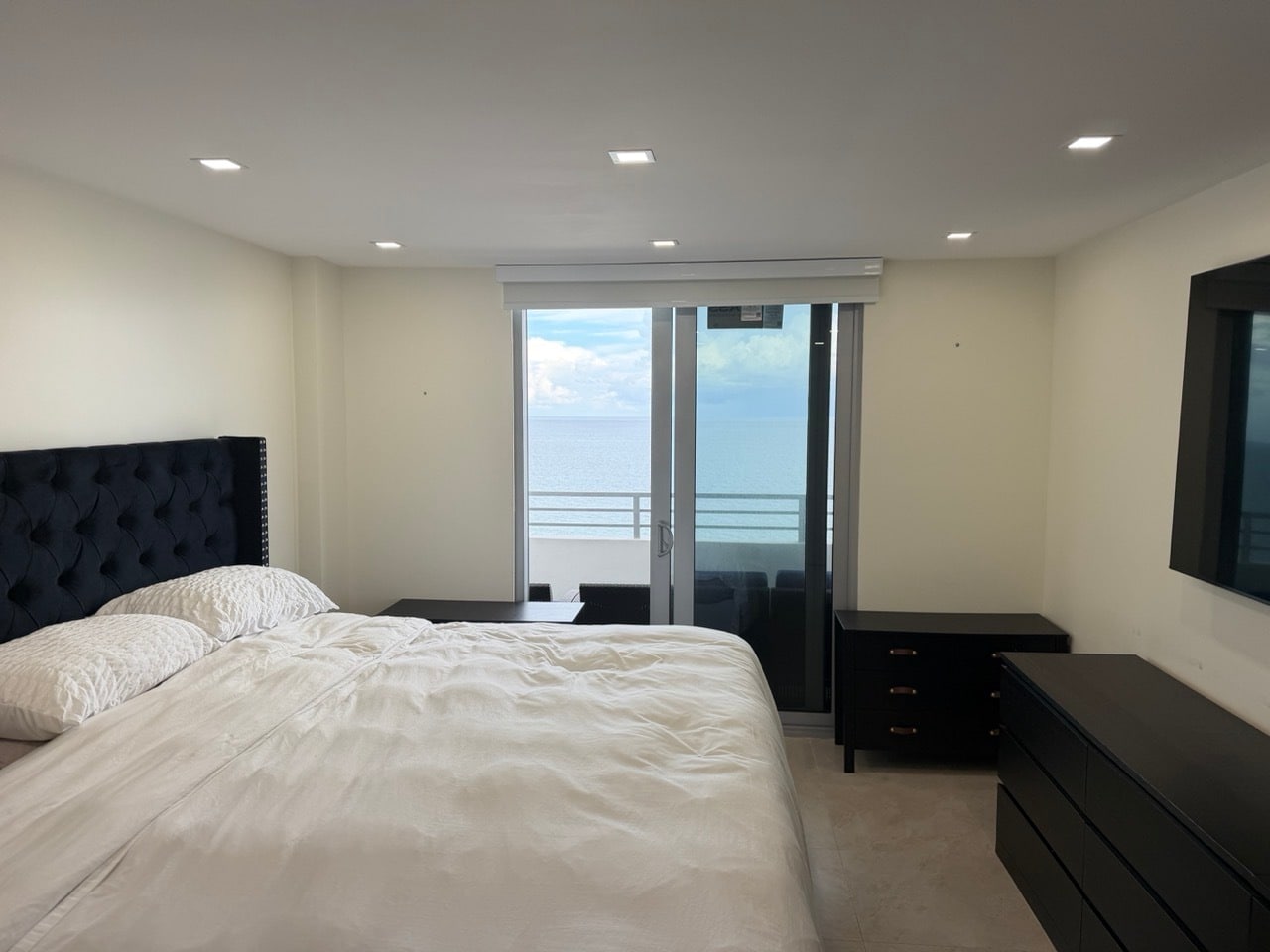 Second Bedroom - Plush Bedding & Decor - 5555 Collins Ave