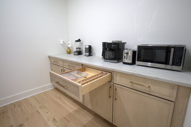 Building Photo - 1273 Danner St SE