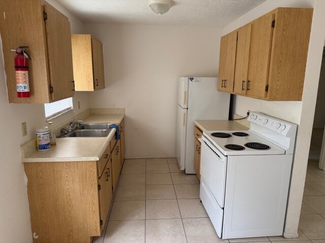 Building Photo - 10 Plumosa St