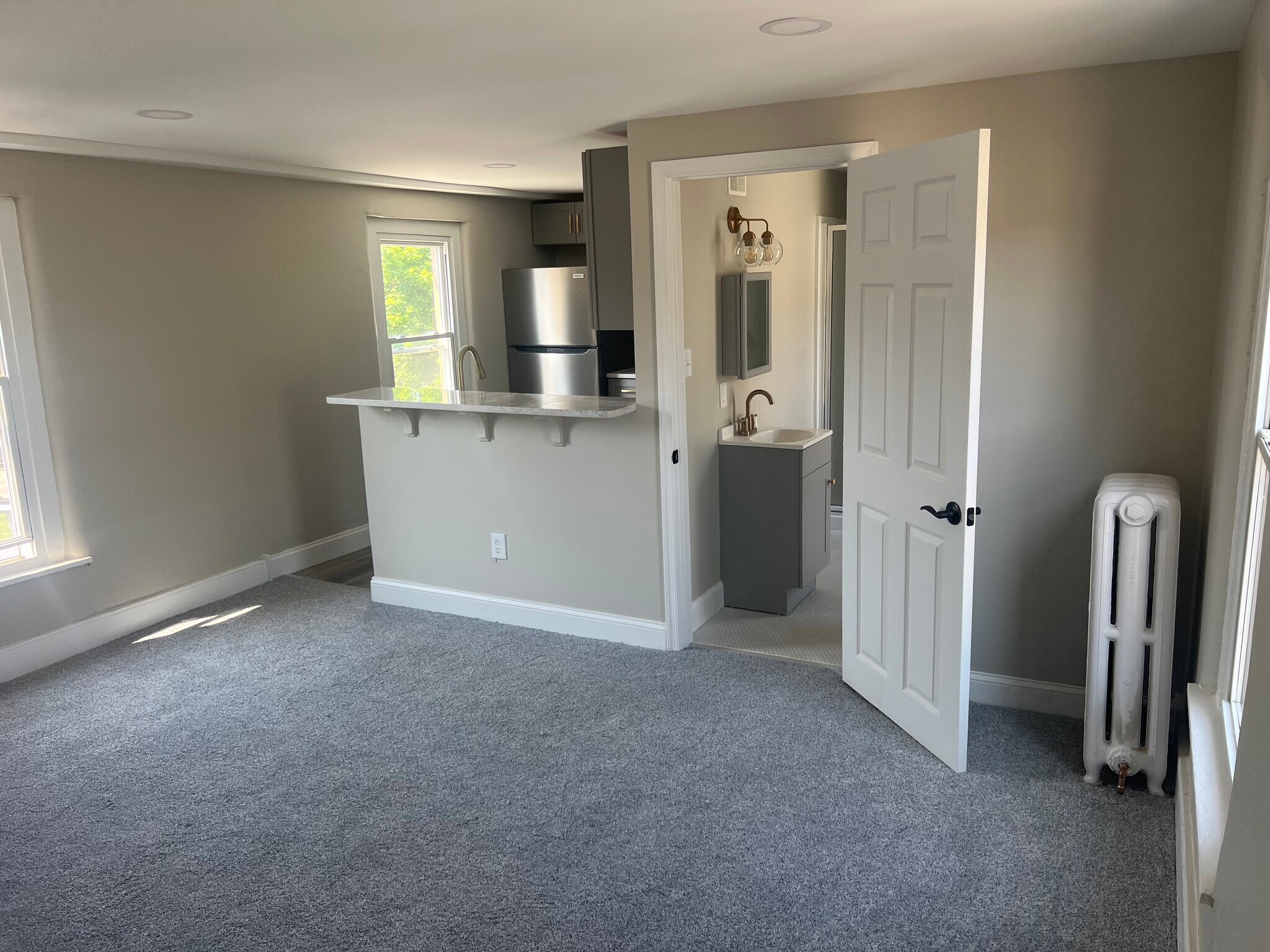 Building Photo - 31 N Main St