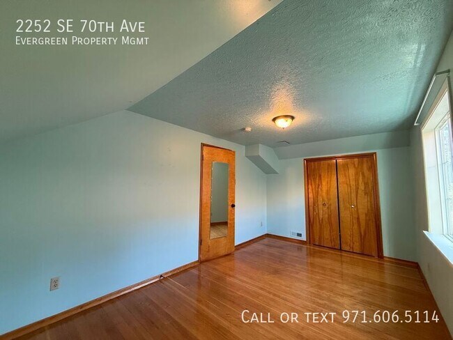 Building Photo - 2252 SE 70th Ave