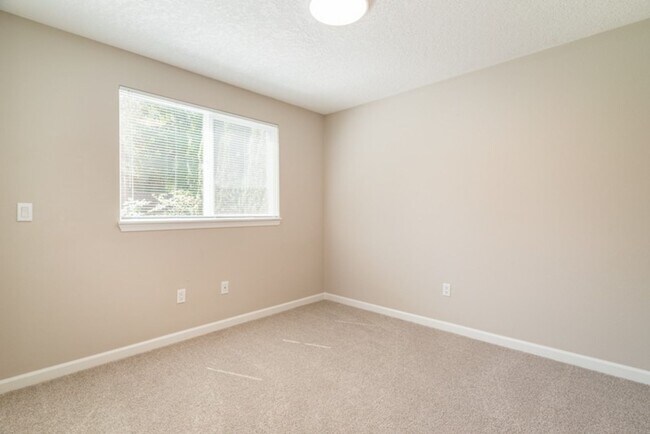 Building Photo - Charming Home in SW Portland