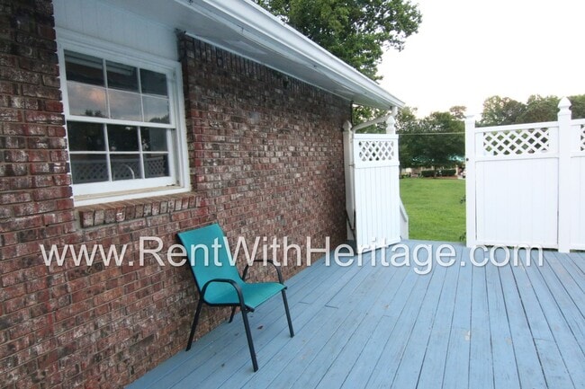 Building Photo - Charming Newly Renovated 3bd/ 2ba/ Gorgeou...