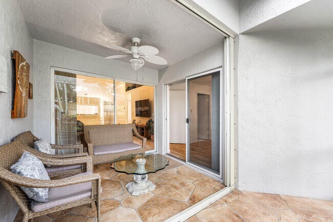 Building Photo - 8084 Summer Shores Dr