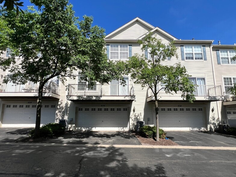 Building Photo - 806 Lewisburg Ln