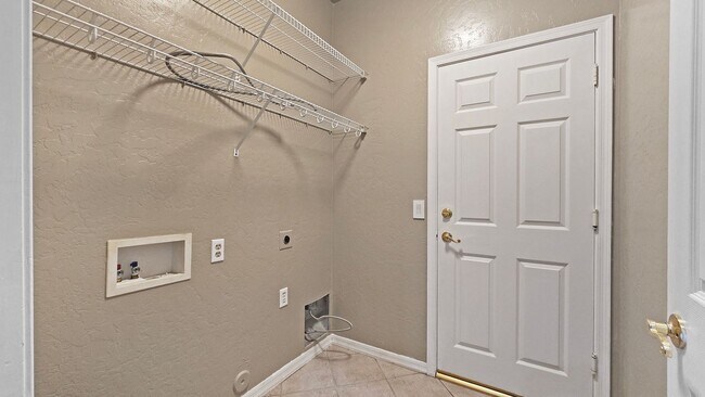 Building Photo - VERY popular neighborhood in Goodyear!