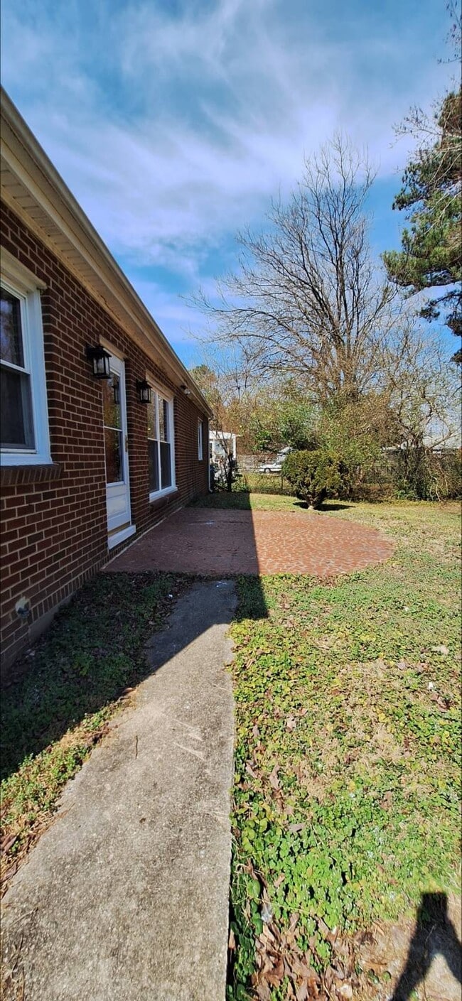 Building Photo - 20405 Williams St