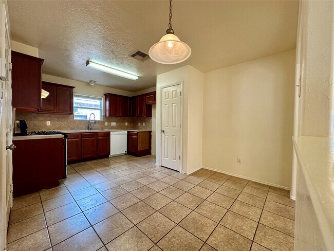 Building Photo - 7271 Caracara Dr