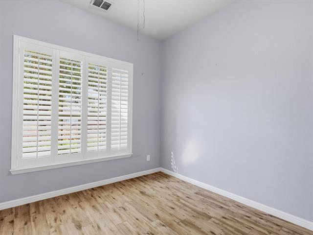 Building Photo - 4114 Lee Hutson Dr