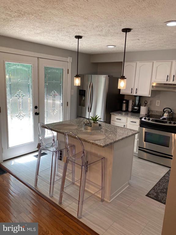 Building Photo - 7 Capland Ct