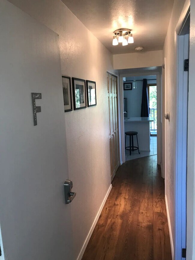 Building Photo - Long Term Rental- Summit Yacht Club 51