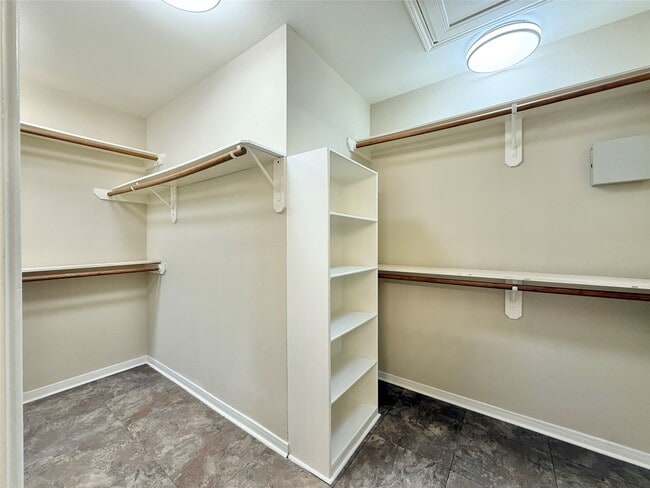 Building Photo - 25335 Rayford Crest Dr