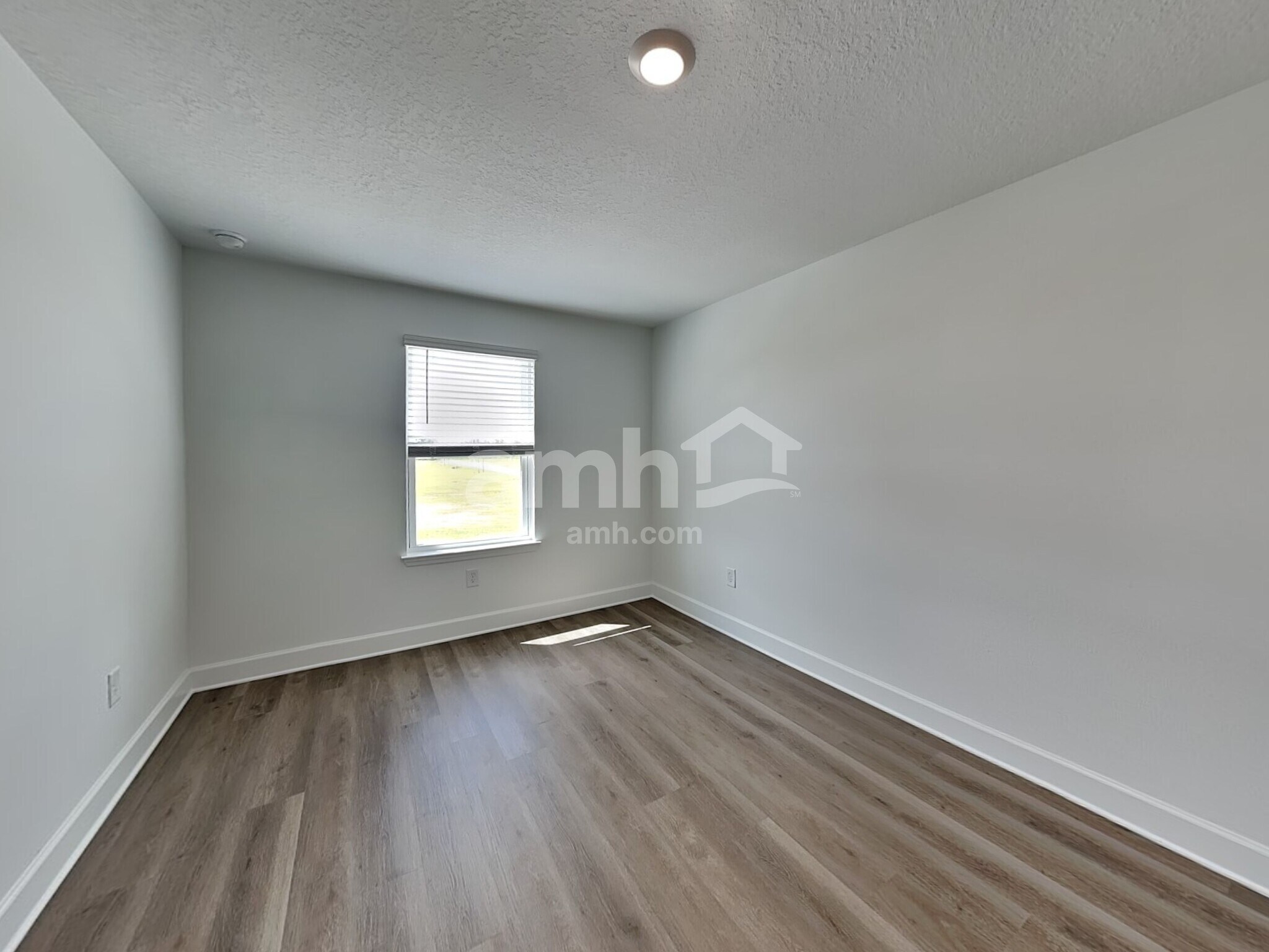 Building Photo - 16632 Cheyanne Ct