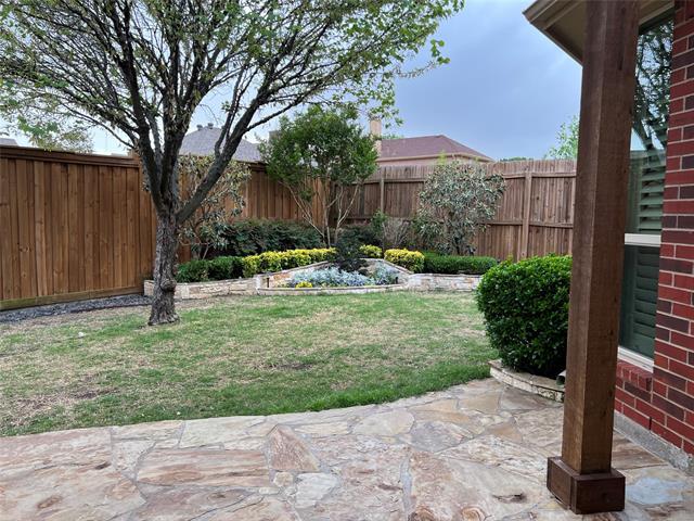 Building Photo - 203 Fallbrook Dr