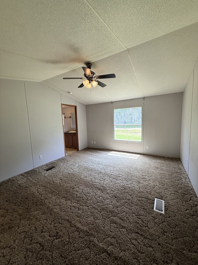 Building Photo - 191 Walking Horse Ln