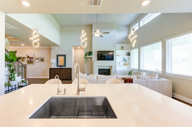 Building Photo - 4050 Shackleton Ct