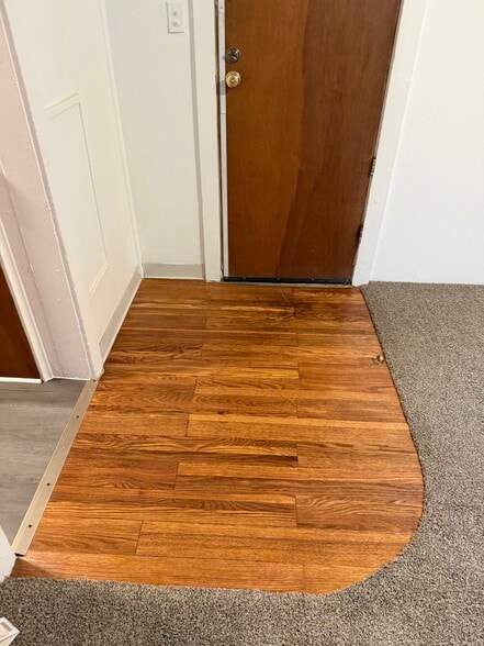 Entryway - 6318 W Grant St