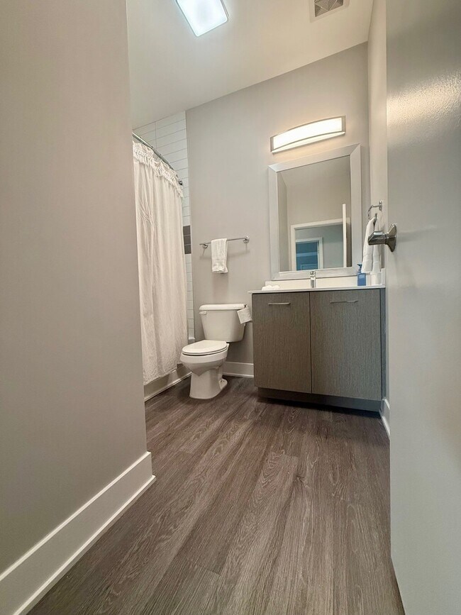 Building Photo - 18w070 Royce Blvd