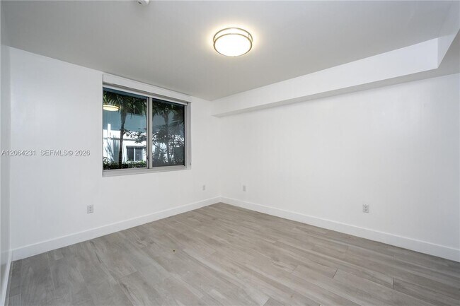 Building Photo - 1153 101st St