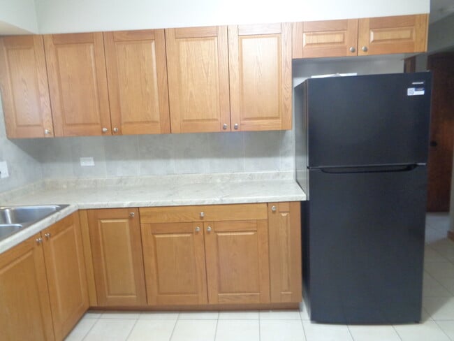 Building Photo - 10533 Parkside Ave