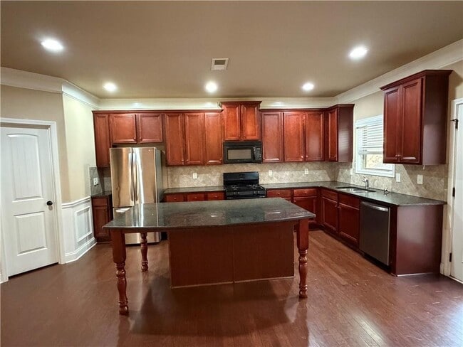 Building Photo - 3095 Carrick Rd