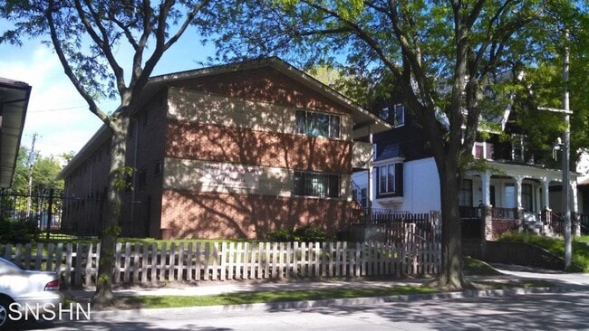 Building Photo - 822 N 25th St