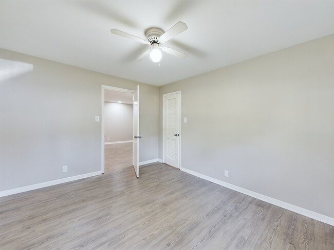 Building Photo - 112 Brady Ln