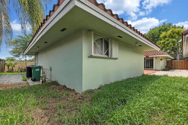 Building Photo - 7461 SW 115th Ct