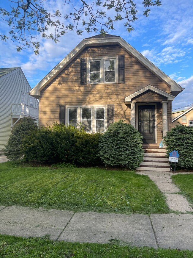 Primary Photo - 306 N 71st St
