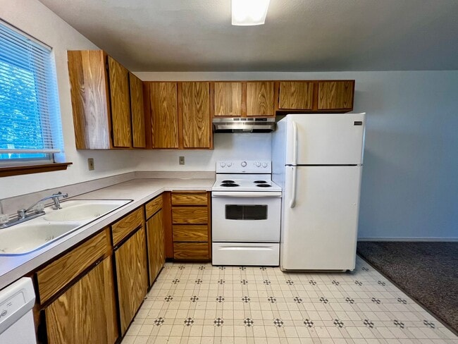 Building Photo - Non-Refundable & Security Deposit Total: $...