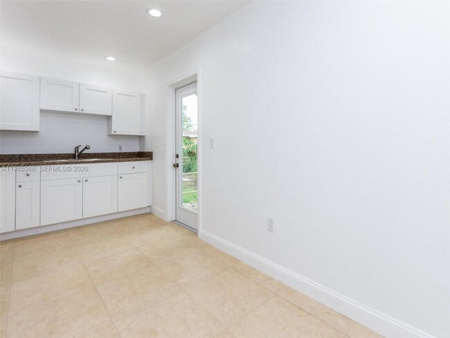 Building Photo - 6300 NW 41st St