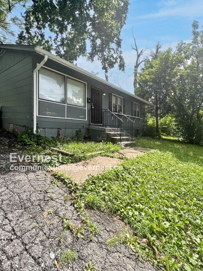 Building Photo - Cozy 3-Bedroom Home with Modern Comforts /...