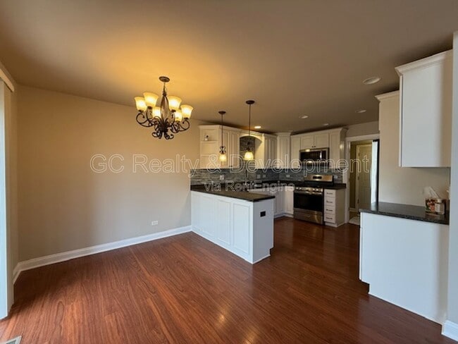 Building Photo - 267 Capitol Dr