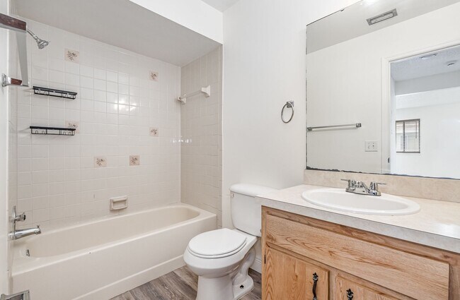 Building Photo - 2290-2296 Fox Hollow Dr.