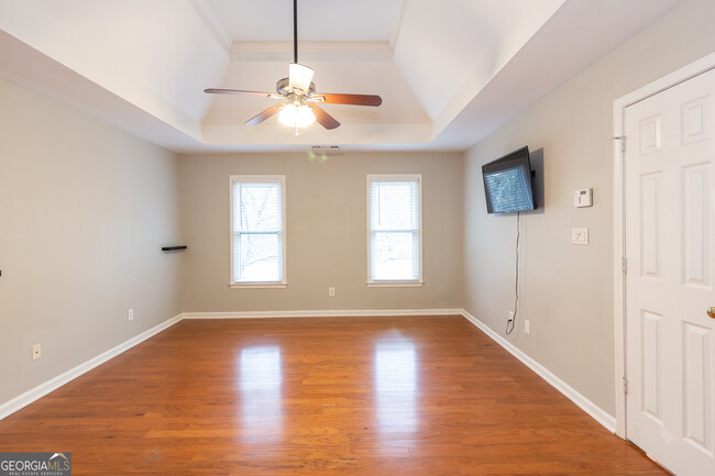 Building Photo - 155 Glenwood Ln