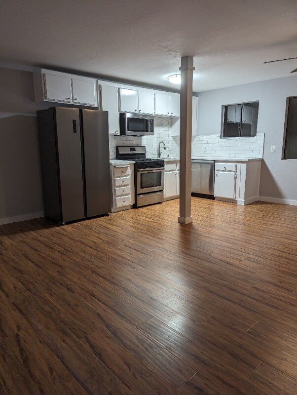 Building Photo - 7014 Lanewood Ave
