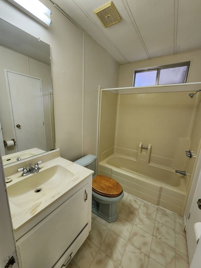 Building Photo - Lovely Home in Chehalis