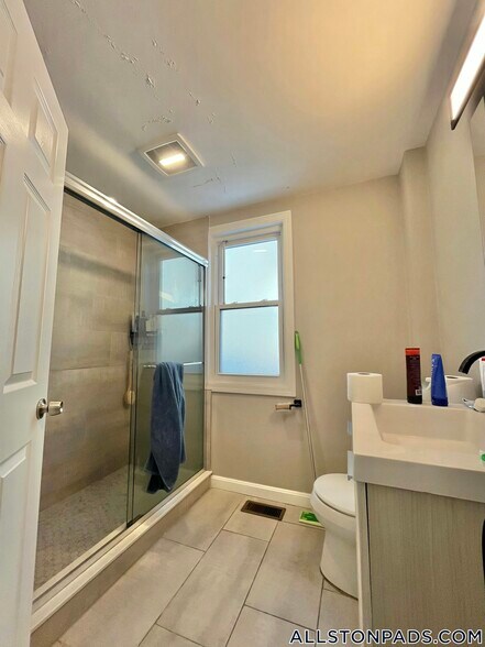 Building Photo - 66 Quint Ave