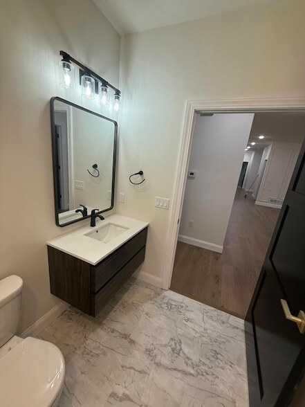 Building Photo - 1020 Crestland Ave