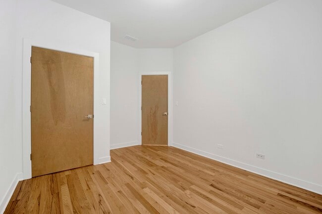 Building Photo - 118 E 57th St