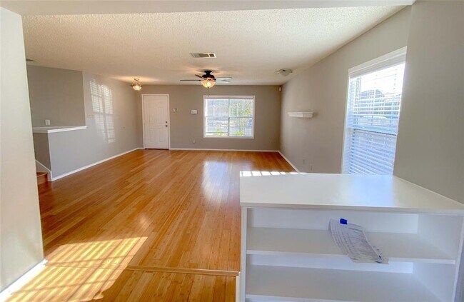 Building Photo - 3706 Blue Cat Way