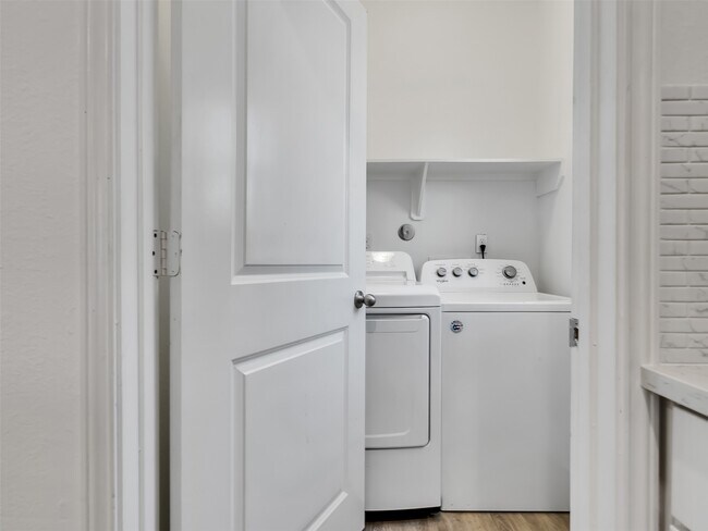 Building Photo - 3536 Rebecca St