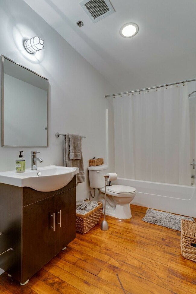 Building Photo - Amazing Germantown Loft in Historic Werthan Mills Lofts!