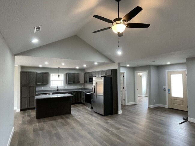 Building Photo - NEW CONSTRUCTION 3 Bed 2 Bath FOR RENT in Waynesville