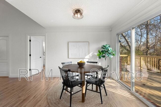 Building Photo - 4745 Aaron Dr