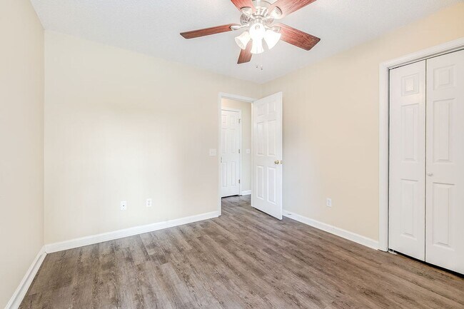 Building Photo - Move-In Ready 3-Bedroom Home with Fenced Backyard in Guyton!