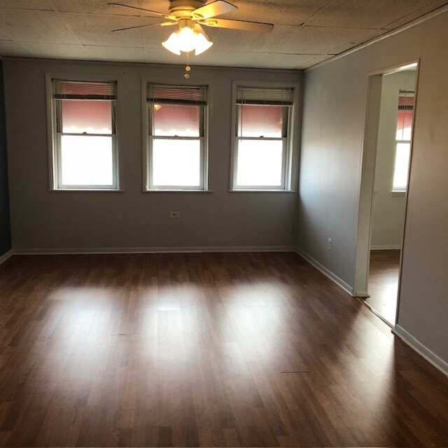 Building Photo - 95 9.5 South Washington Apatment 1